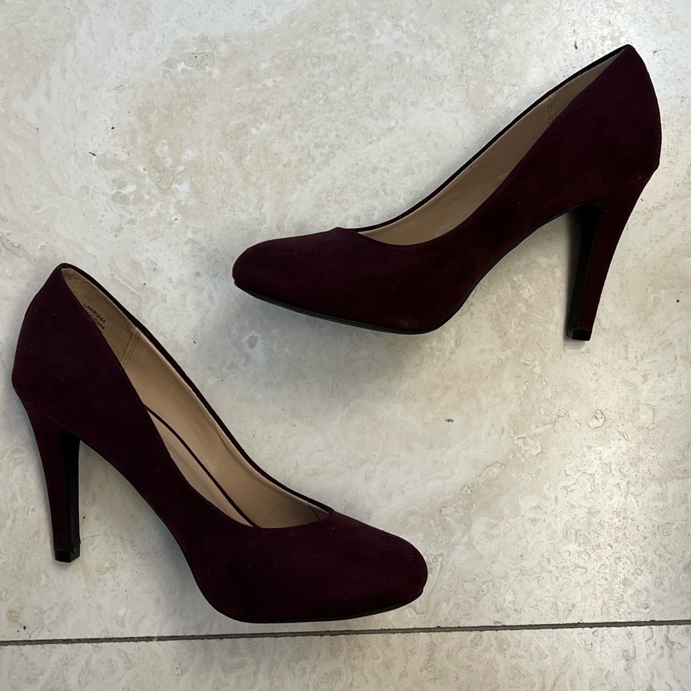 Kelly & Katie Larissa Pumps